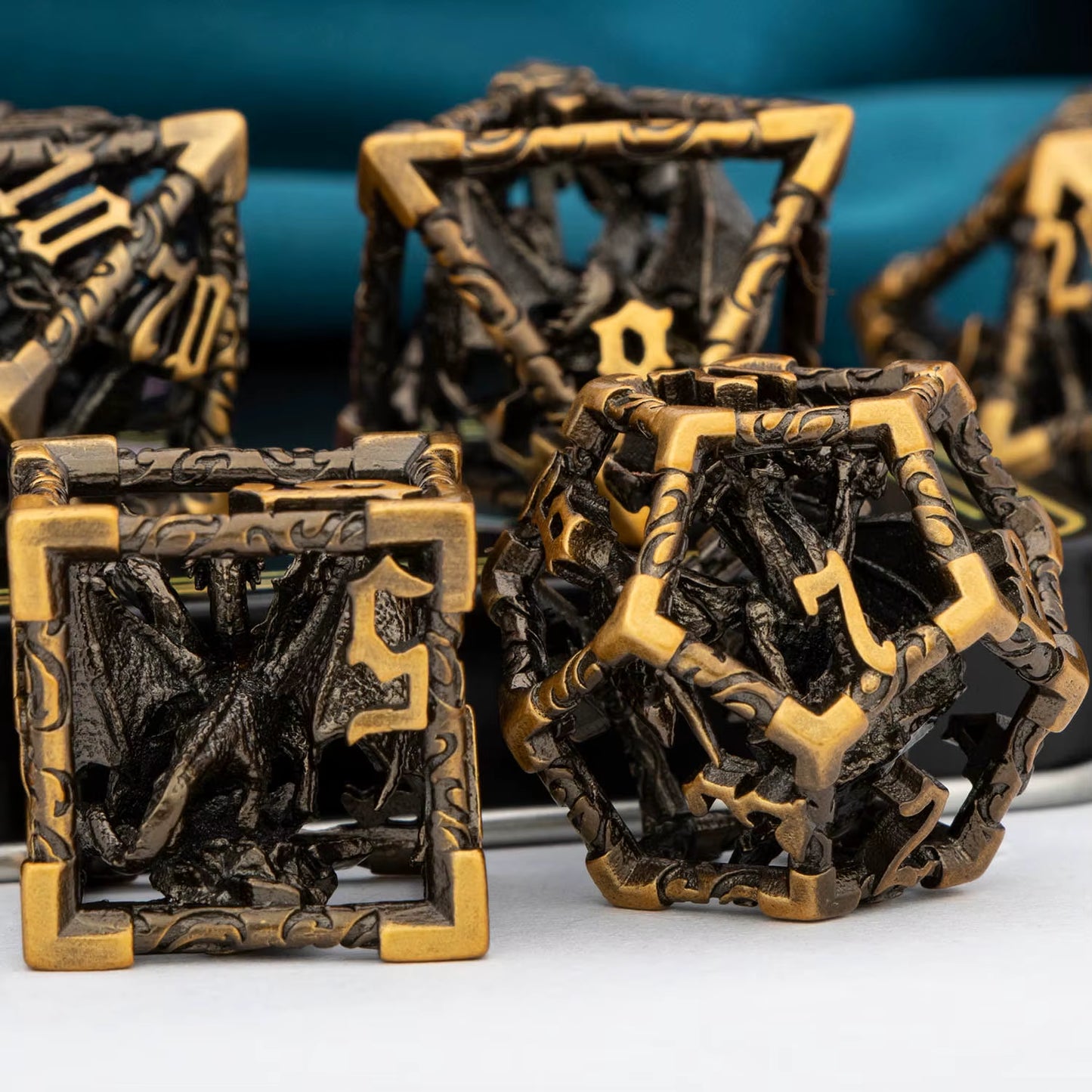 Draconic Howl – Hollow Metal Dragon Dice Set
