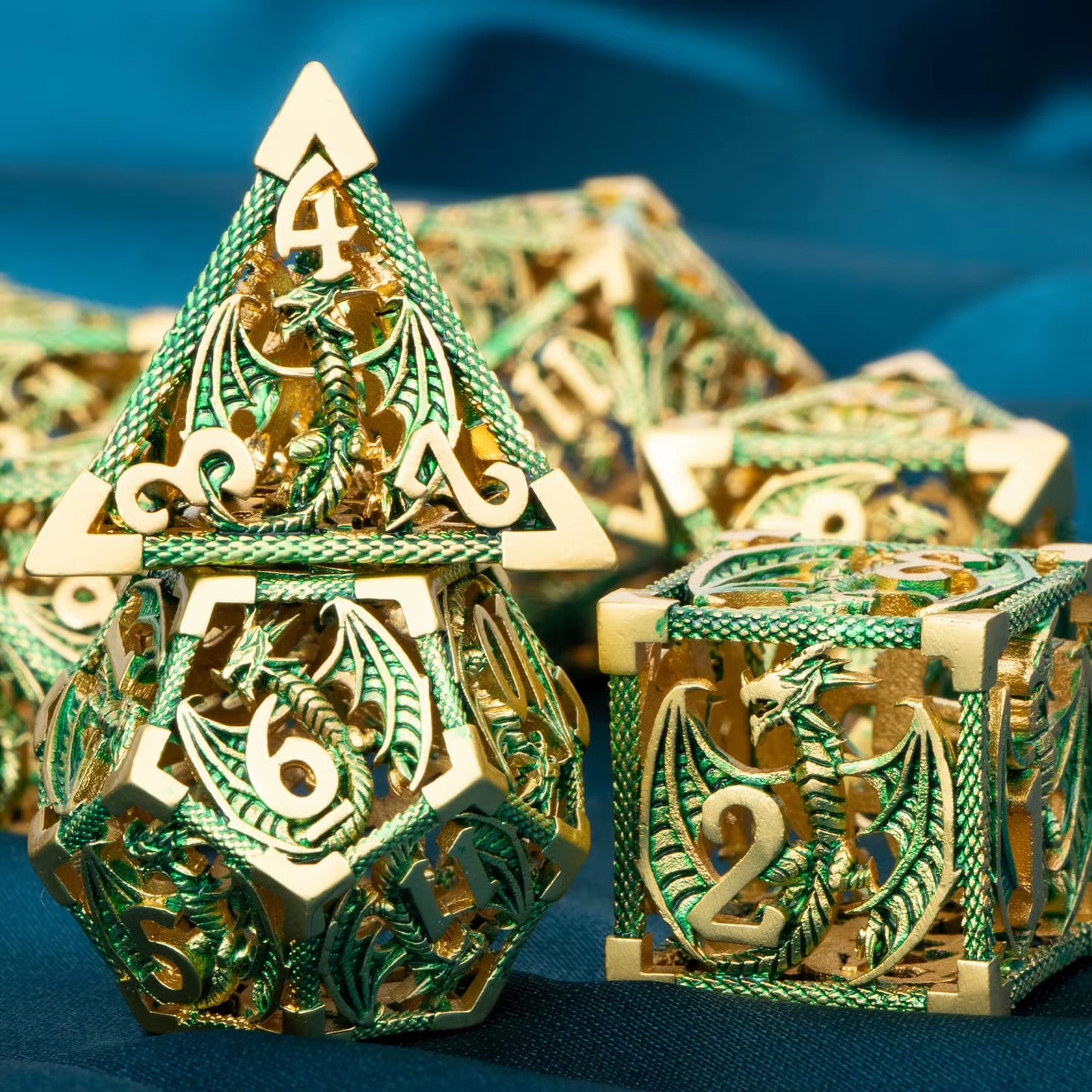 Draconic Howl – Hollow Metal Dragon Dice Set