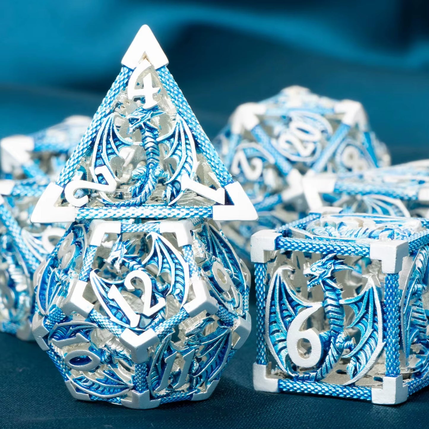 Draconic Howl – Hollow Metal Dragon Dice Set
